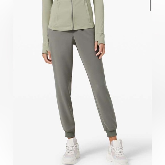 lululemon athletica Pants - Women's Olive Green Jogger Pants - Lightweight Athletic Fit